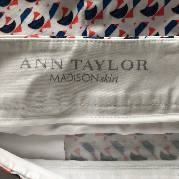 ❎DONATED❎ Ann Taylor Geometric Madison Skirt - Picture 4 of 7